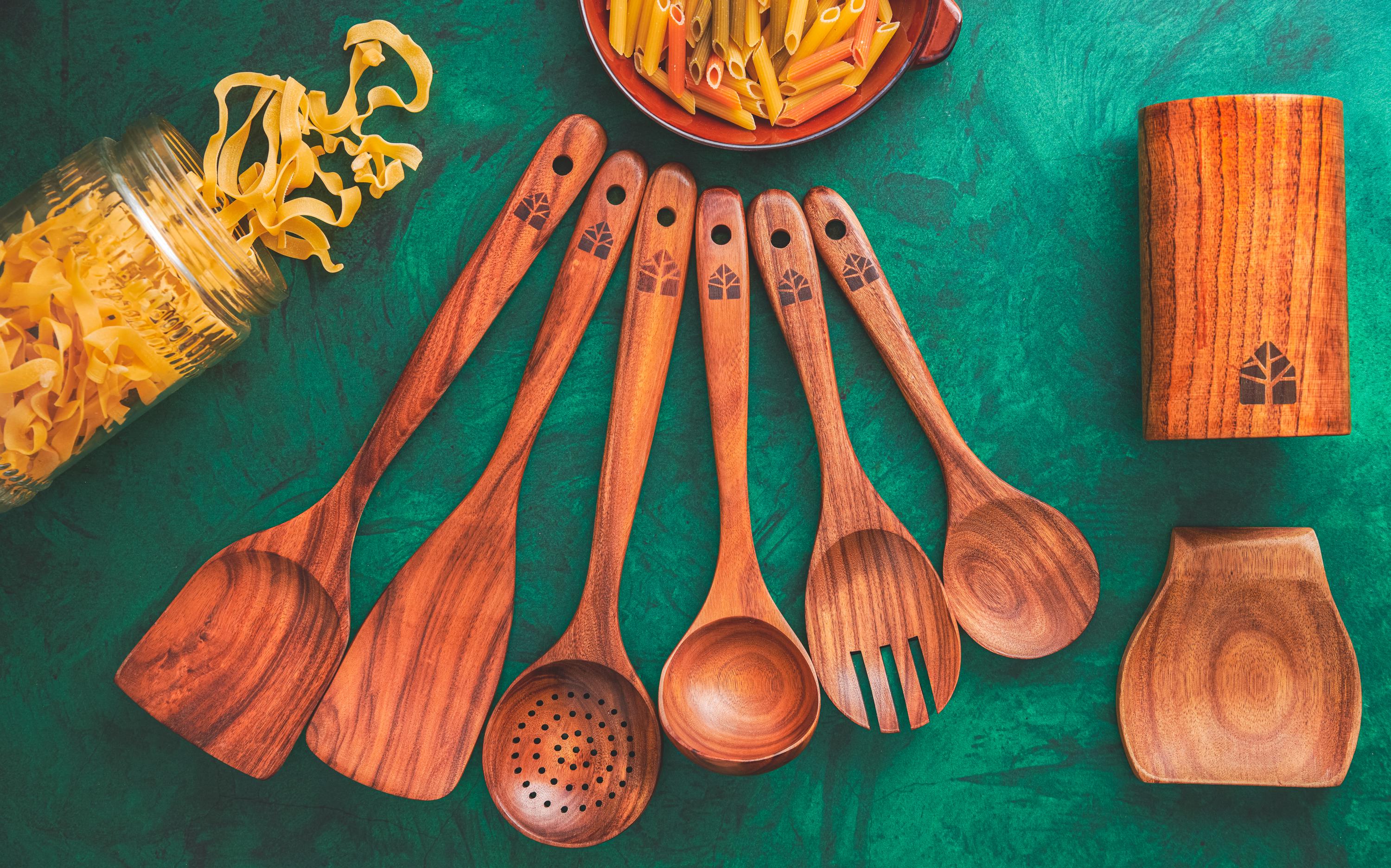 Teak Kitchen Utensil Set: Wooden Spoons, Spatulas, Ladle & Holder